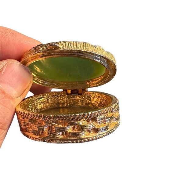 Vintage Gold Tone Silhouette Cameo Perfume Box - Picture 3 of 6